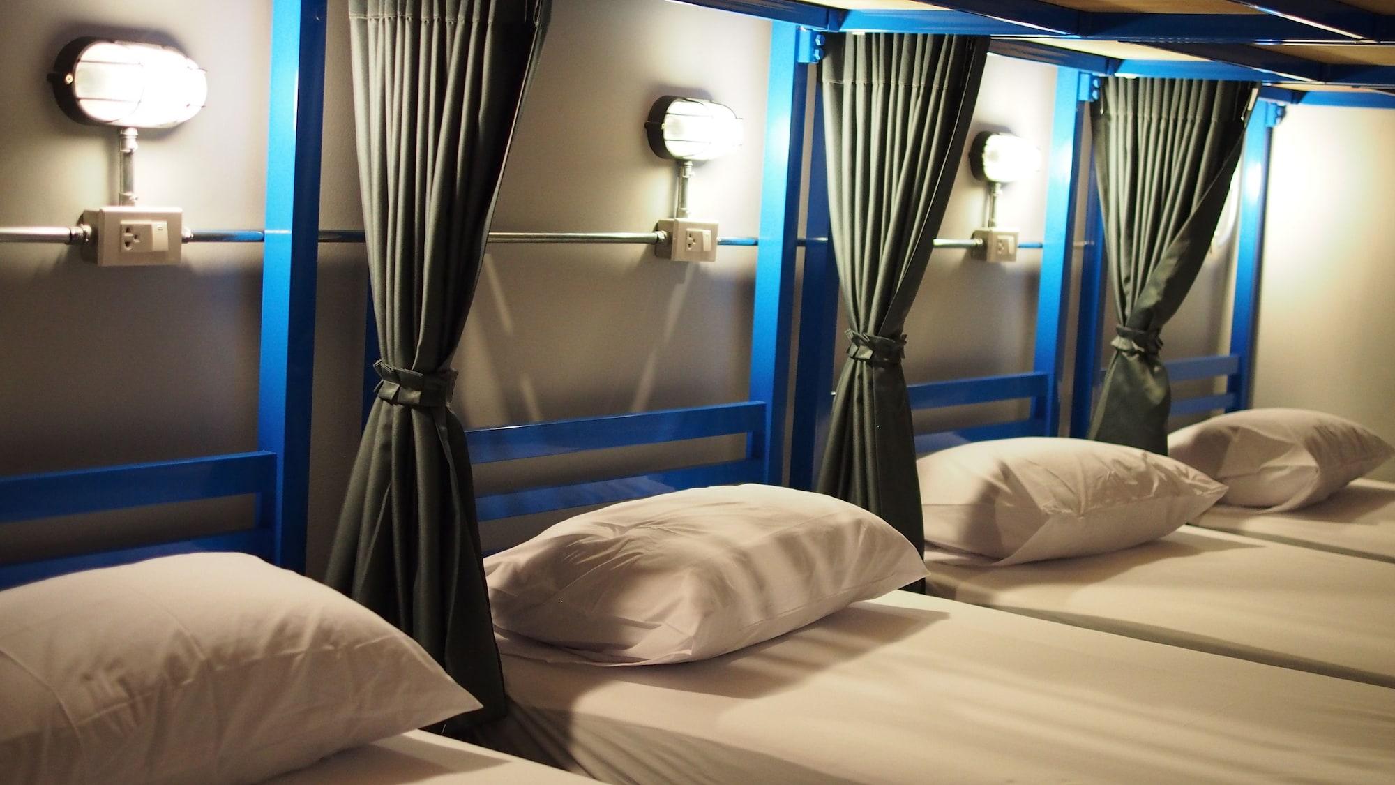 Loftel Station Hostel Бангкок Екстер'єр фото