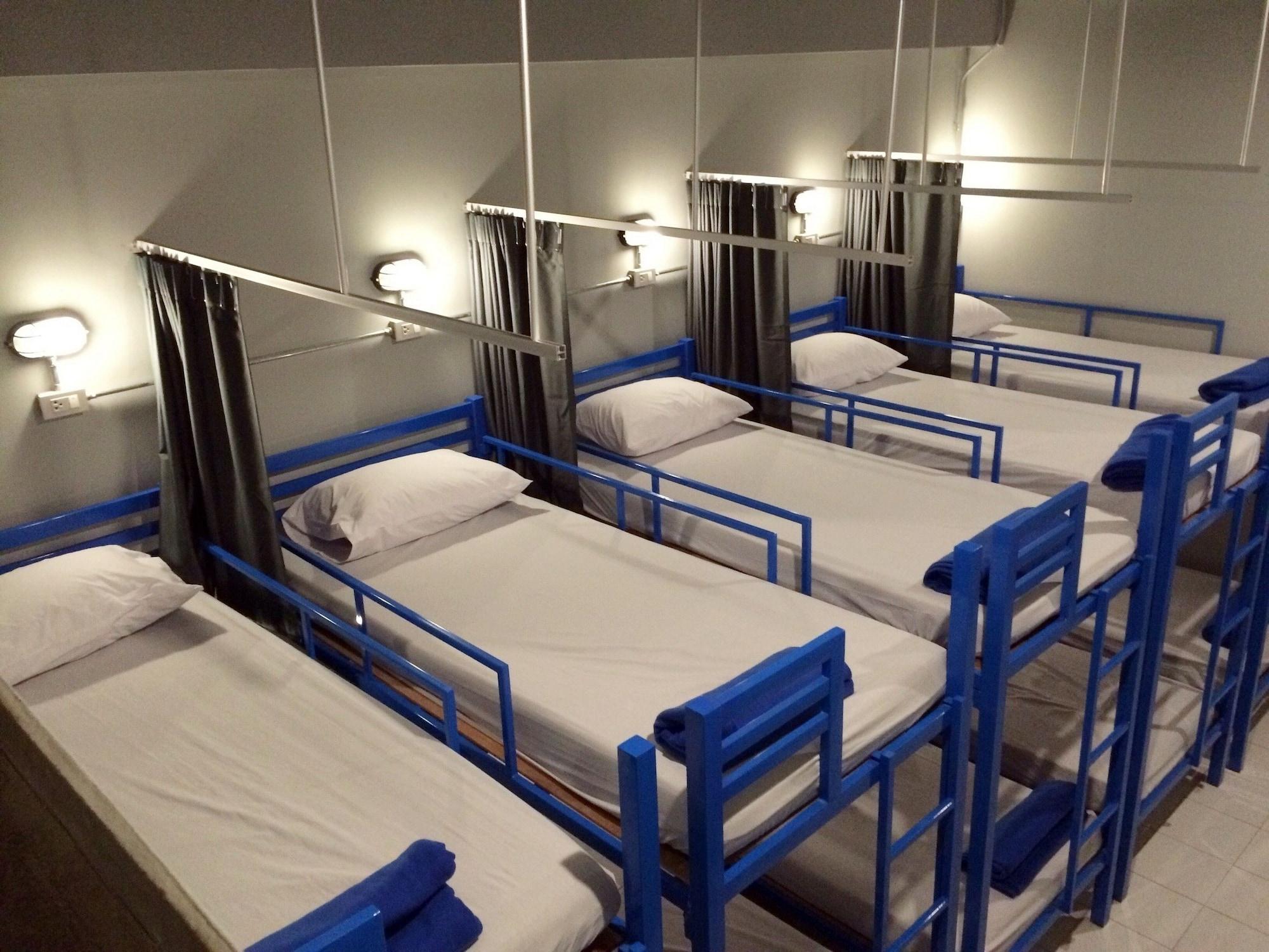 Loftel Station Hostel Бангкок Екстер'єр фото
