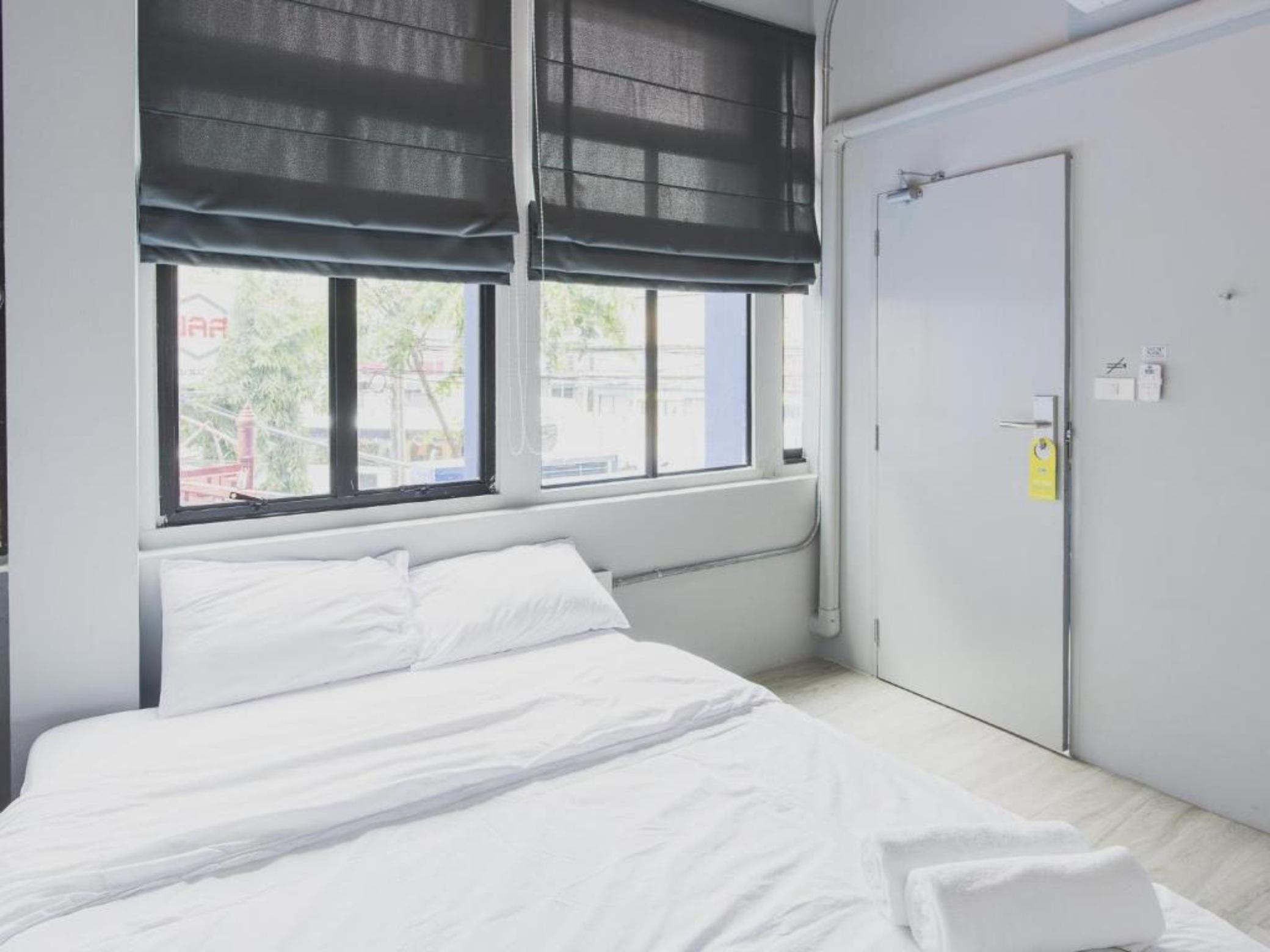 Loftel Station Hostel Бангкок Екстер'єр фото
