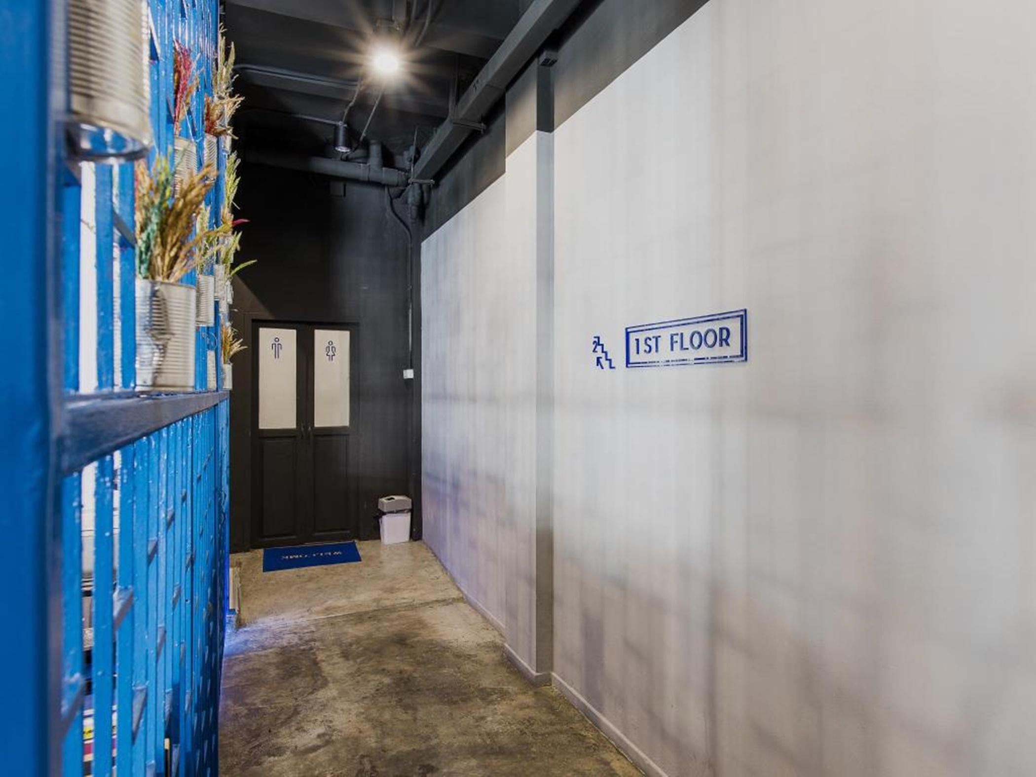 Loftel Station Hostel Бангкок Екстер'єр фото