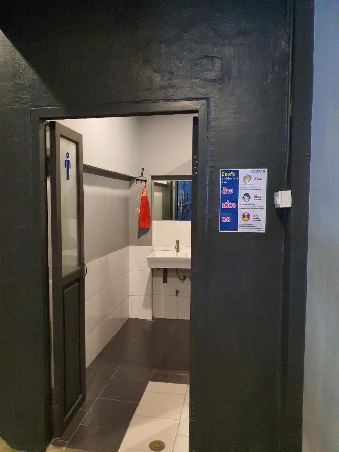 Loftel Station Hostel Бангкок Екстер'єр фото